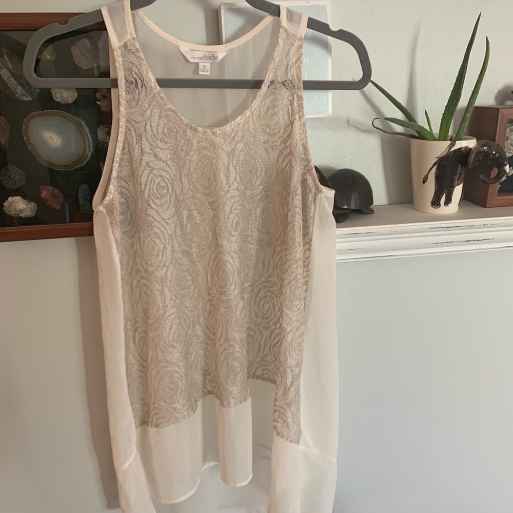 Women’s sleeveless blouse